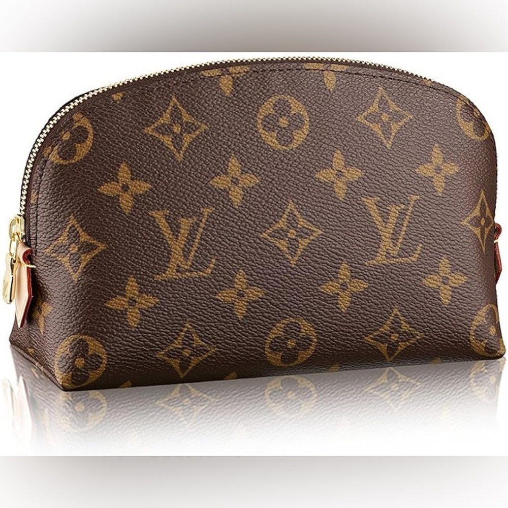 NEW NWOT louis vuitton monogram travel bag makeup zip up pouch classic pattern